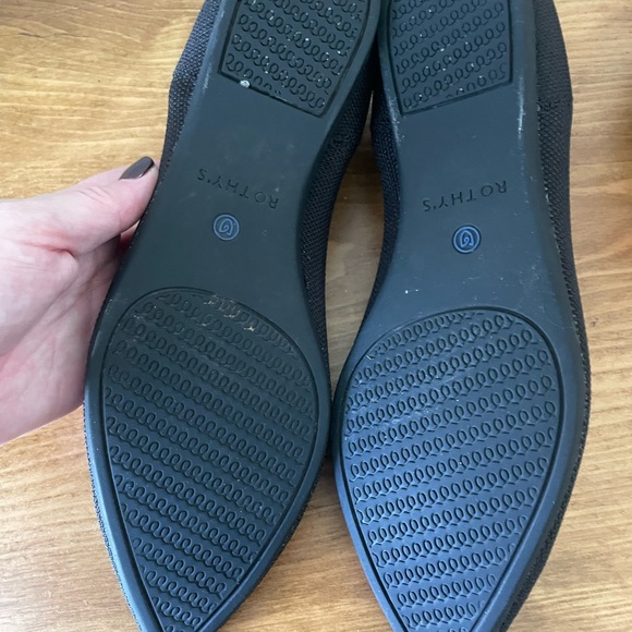 Well taken care of worn Rothy's black point, size 8.5 - Picture 4 of 4